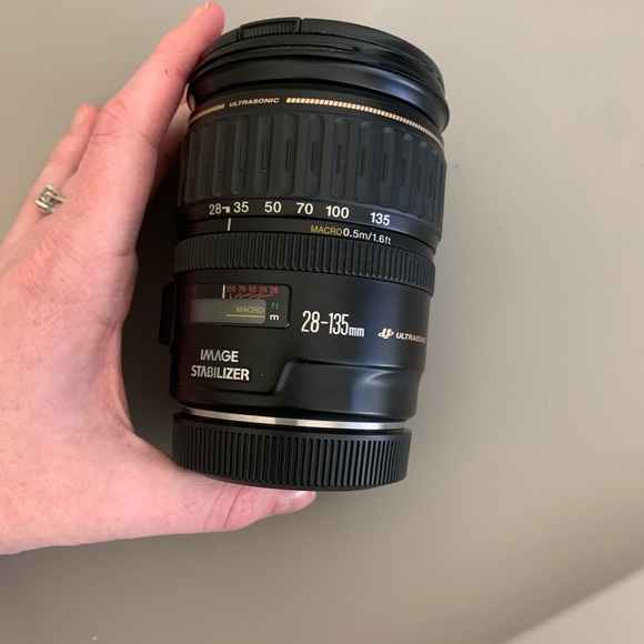Ultrasonic Canon 28-135mm Lens